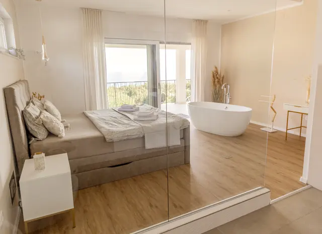 Schlafzimmer & Bäder