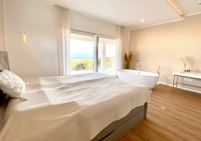 Schlafzimmer & Bäder