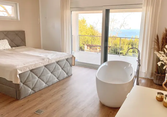 Schlafzimmer & Bäder