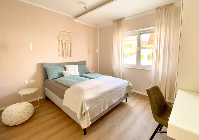 Schlafzimmer & Bäder
