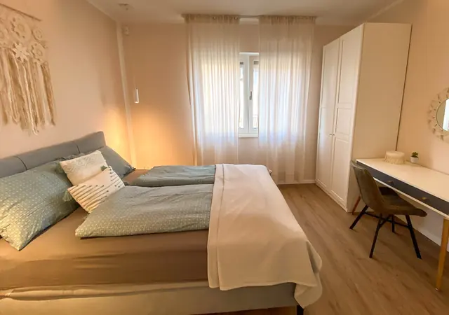 Schlafzimmer & Bäder
